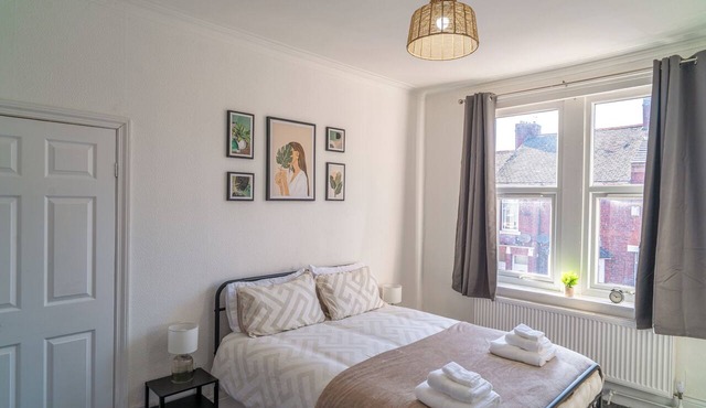 Family & Contractor Stay | Sleeps 6 | Free Parking