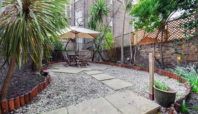 Family-Friendly 3BR Garden Flat in Kensington -Zone 1 - Sleeps 7–8