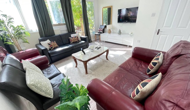 Family-Friendly Maida Vale Apt w. Garden & Wi-Fi near Little Venice & Paddington