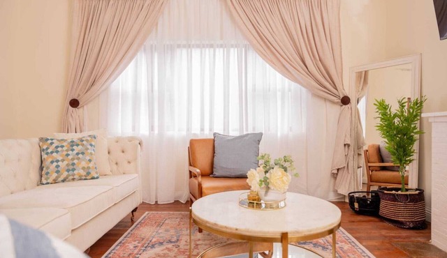 Fantastic 2-bedroom house in cool Johannesburg neighborhood in Johannesburg