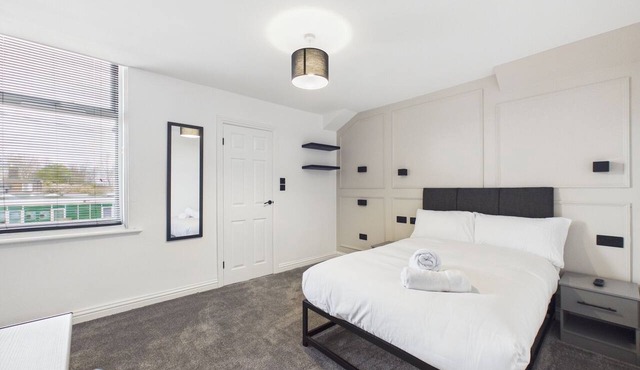Five Bedroom Home with En Suites