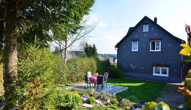 Forest Escape with Garden in Neustadt am Rennsteig