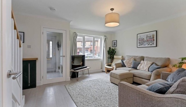 Foxglove House, 3 bed, Stamford by Belmont Places