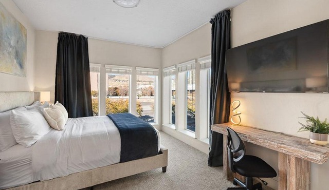 Gorgeous 2BD 2BA Pool,Gym,Htub near Convention Ctr in Salt Lake City