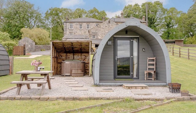 Greendale Glamping - Stargazer Pod (Hot Tub)
