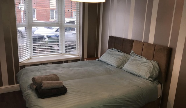 Ground Floor Contemporary 1 Bed Apartment