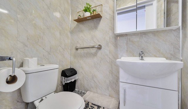 Ground Floor Studio Apartment at Sea-Cote