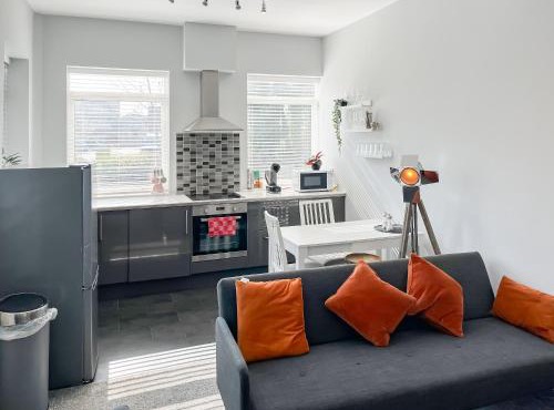 Halo Apartment