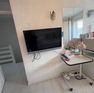 Happy Place with kitchenette- female only