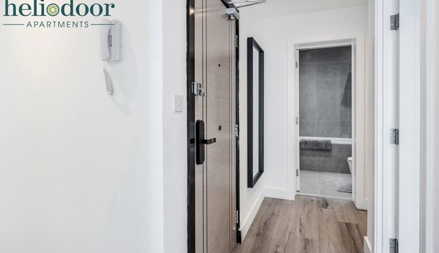 Heliodoor Apartments Milton Keynes 2-Bedroom Flat