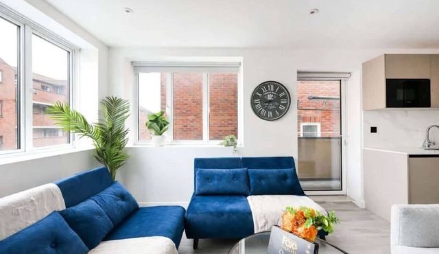 Hendon Apt w/Patio & Pet-Friendly