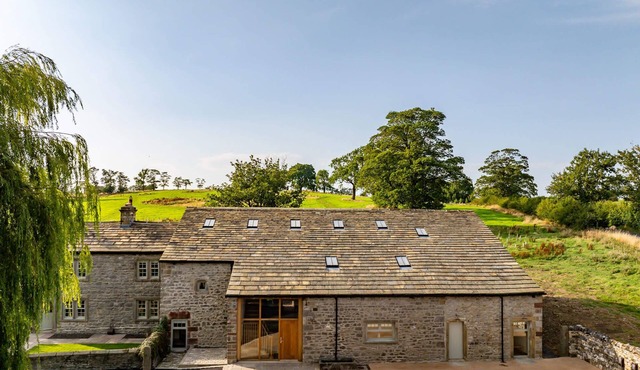 High-end countryside retreat set within England’s largest rewilding estate. Designed for comfort, connection, and group living.
