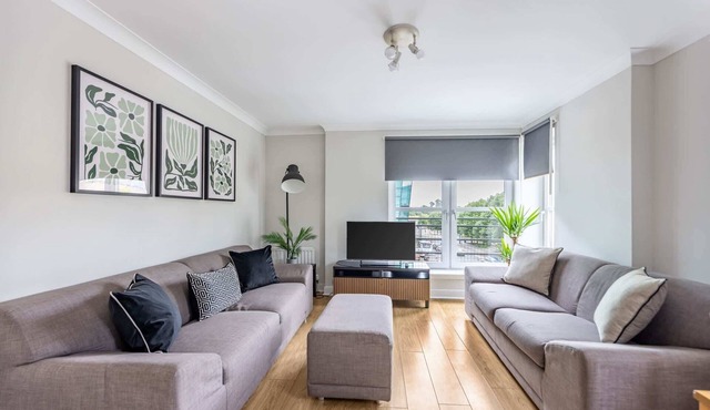 Historic 2BR Flat on the Royal Mile - Old Town Gem