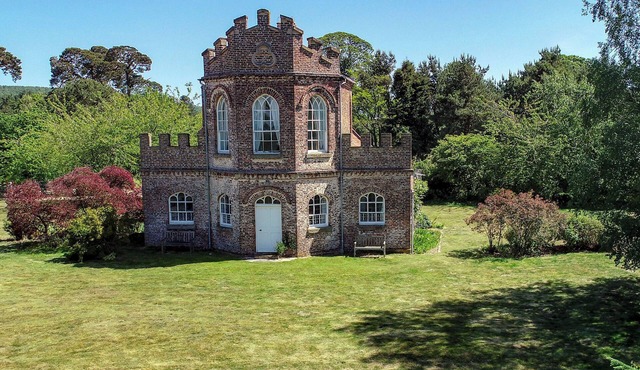 Historic folly in Capability Brown park for family or friends groups