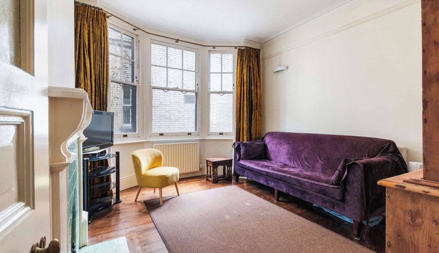 Holborn Charm: Spacious 1-Bed Apartment