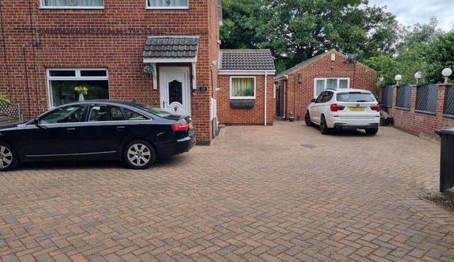 Home from Home. Cozy comfortable Detatched Bungalow. Close to Yorkshire Dales .