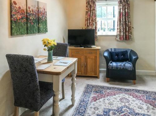 Honeysuckle Cottage - Uk4177