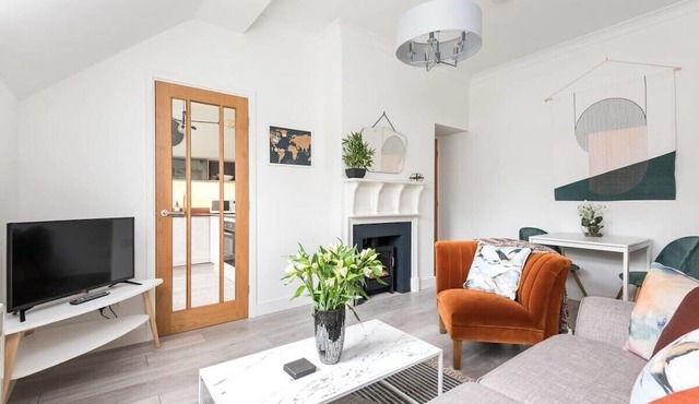 Host & Stay | Feversham House