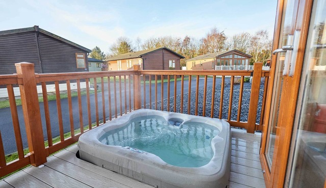 Host & Stay | GRE17 Mandarin Lodge