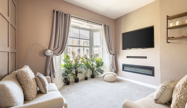 Host & Stay | High Street