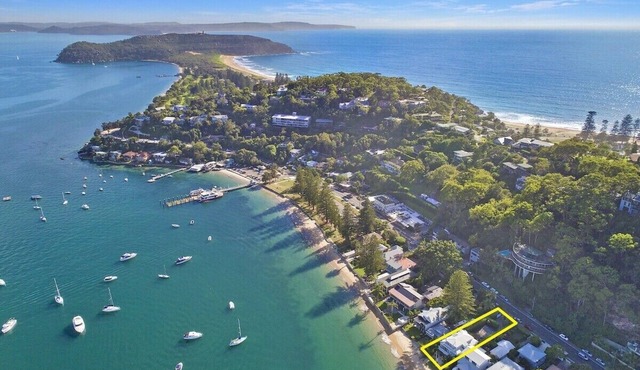 HourGlass- Absolute Beachfront in Palm Beach