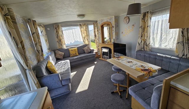 Ingoldmells - Caravan- Sleeps 8 - Seaside - Wi-fi