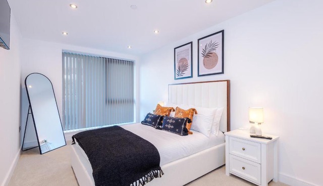 Leeds Lux Apartment - 2 Bed & Pool Table, Secure Parking