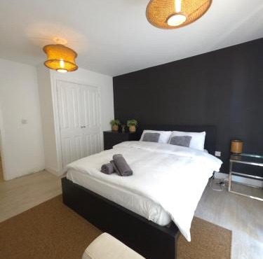London White Apartments