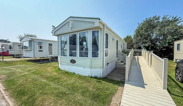 Lovely wheelchair friendly caravan at Skipsea Sands in Yorkshire ref 41167WF