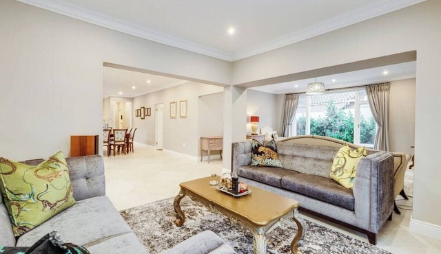 Luxurious & Spacious Home in the heart of Sandton in Sandton