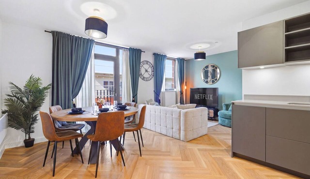 Luxury 2bd apt, city centre, Wi-Fi, Smart TV