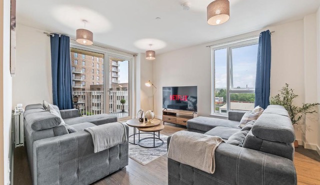 Luxury 2BR Apartment I Sleep 8 I Direct to Wembley & Euston