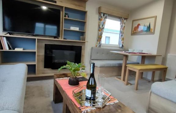Luxury 3 Bedroom Caravan Near Edinburgh