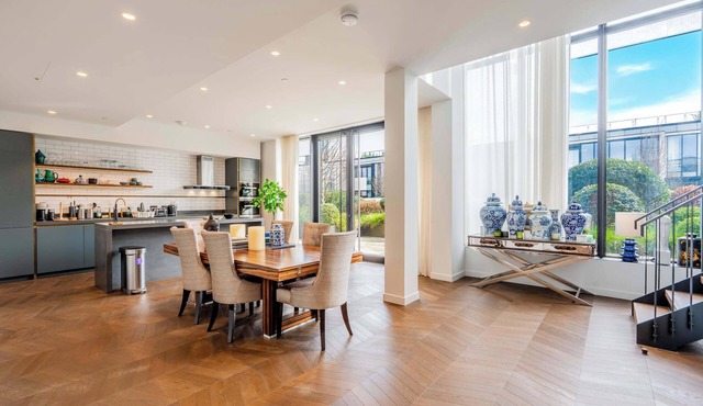 Luxury 4-Bed Duplex Penthouse in Battersea
