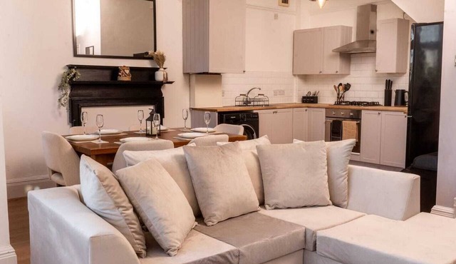 Luxury Apartment in Leicester- Free Parking
