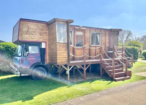 Luxury converted Bedford TK Horsebox
