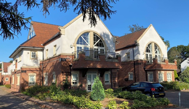 Luxury Penthouse Apartment | Secure Parking