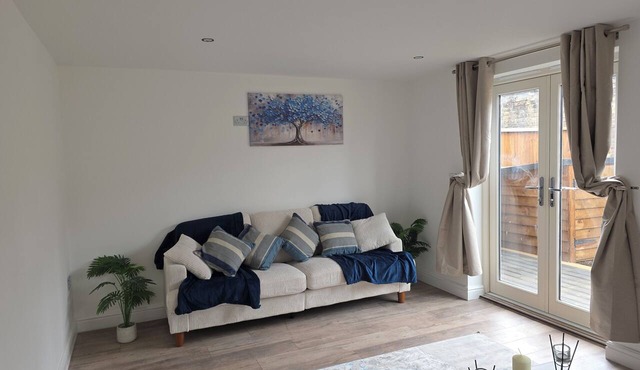 Luxury retreat In the heart of St Neots, free parking and close to town centre