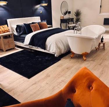 Luxury Romantic Bolt Hole
