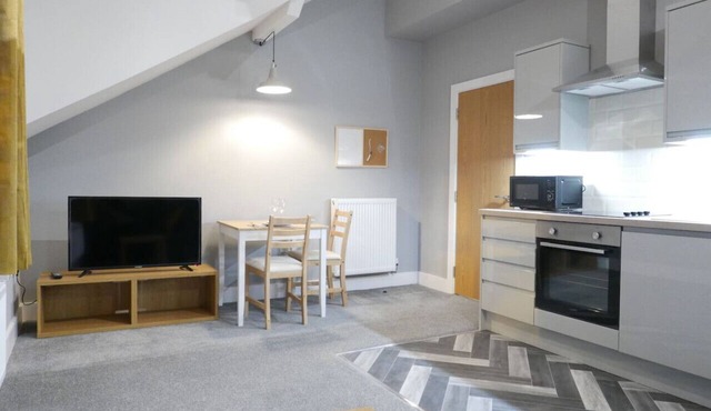 Luxury Top Floor Apartment near Centre of Leeds