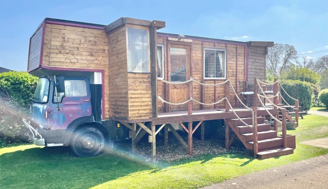 Luxury’s converted Bedford TK horsebox