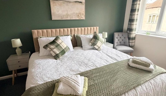 Meriden Apartment - Sleeps 7 - Near Nec Parking