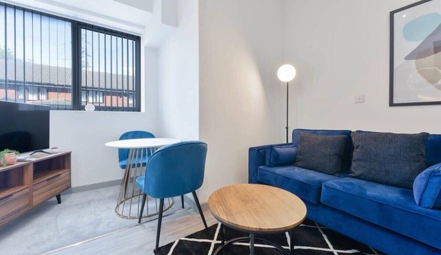 Modern 1-Bed Dudley Apartment | Free Wi-Fi