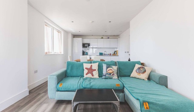 Modern 1BDR Flat Near Elizabeth Line and Heathrow
