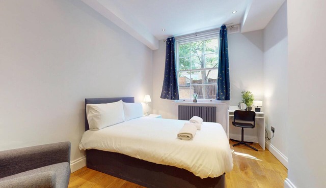 Modern 2BR w/patio, Walk to Westminster/Buckingham