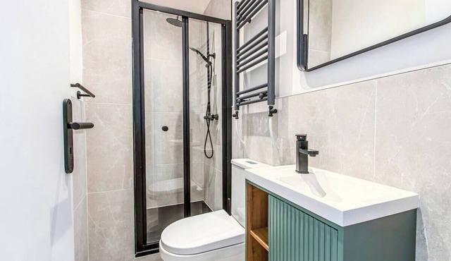 Modern 3-Bed House Close to Anfield Stadium