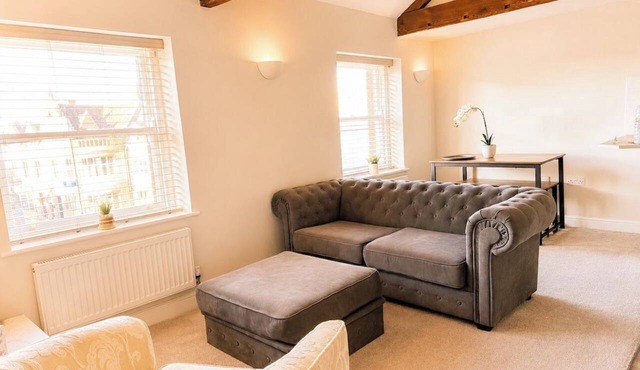 Modern Apartment in the Heart of Bourne | Sleeps 4