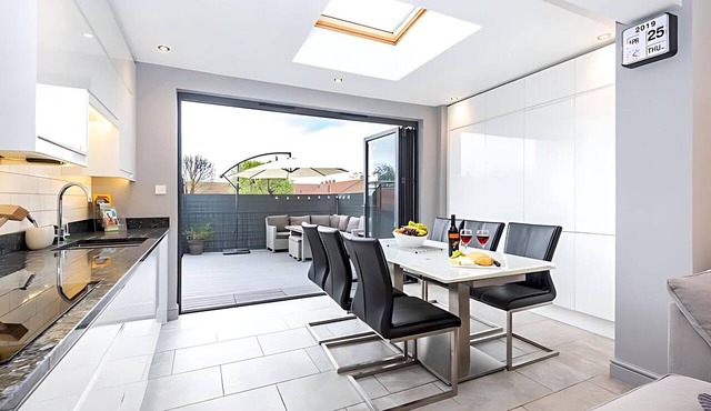Modern Minimalist 3-Bed Duplex Apartment in York - Pass The Keys