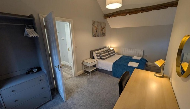 Modern & Stylish 1-Bed Apartment - inc parking