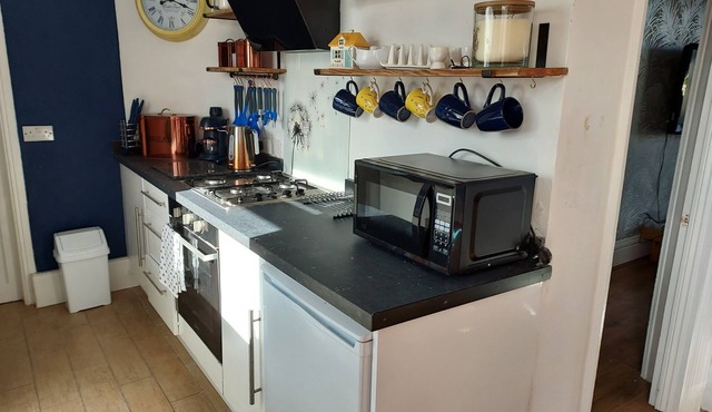 Morecambe Apartment - Sleeps 3 - 5 Mins to Sea